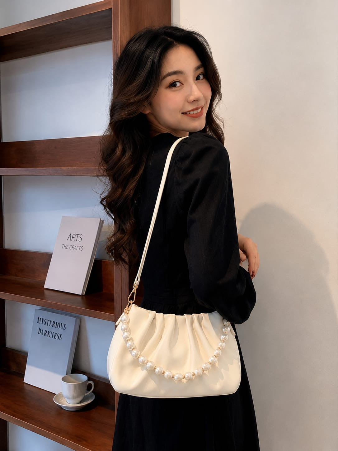 Luxury Pearl Bow Handbag